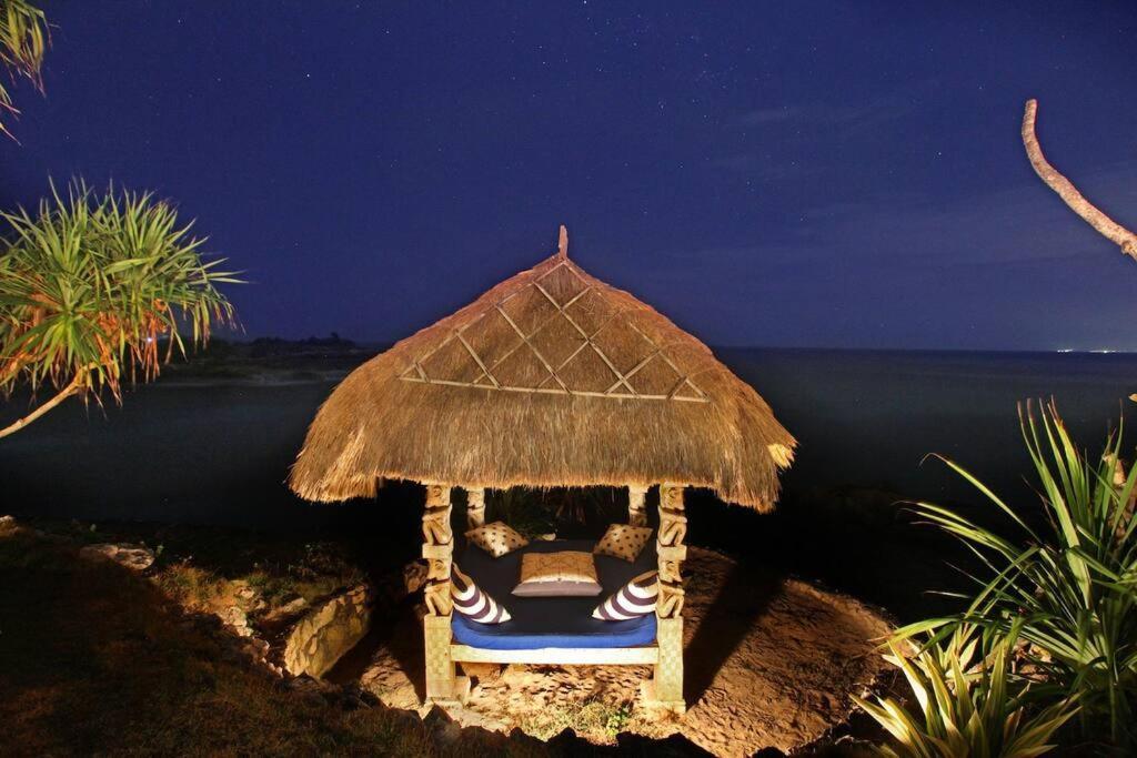 Villa Lumba Lumba - Oceanfront & Spectacular View! Нуса-Лембонган Экстерьер фото