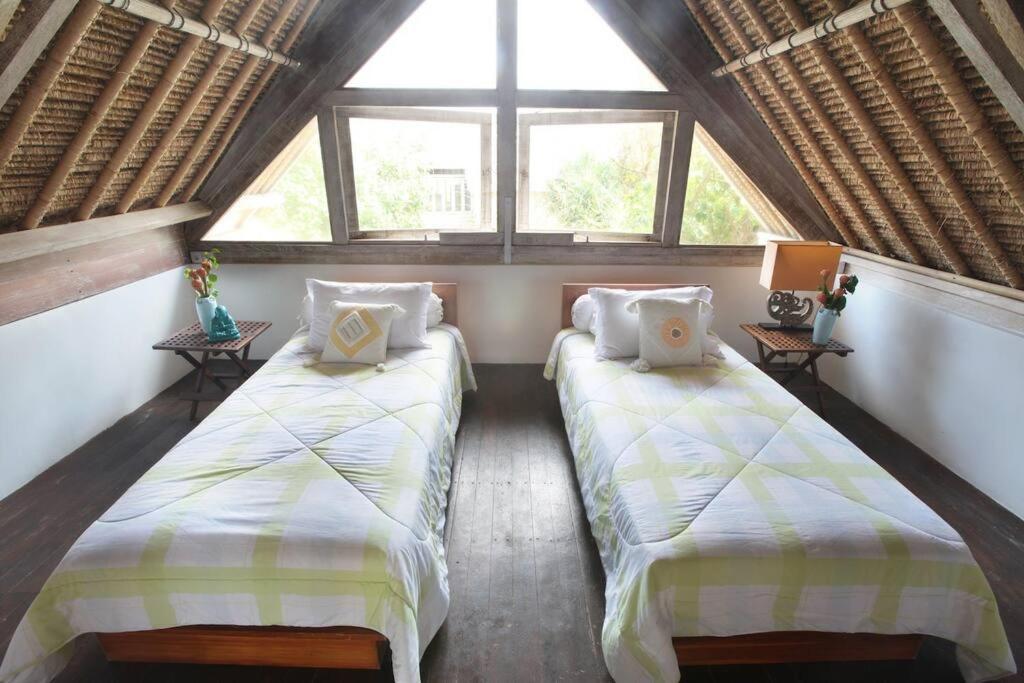 Villa Lumba Lumba - Oceanfront & Spectacular View! Нуса-Лембонган Экстерьер фото