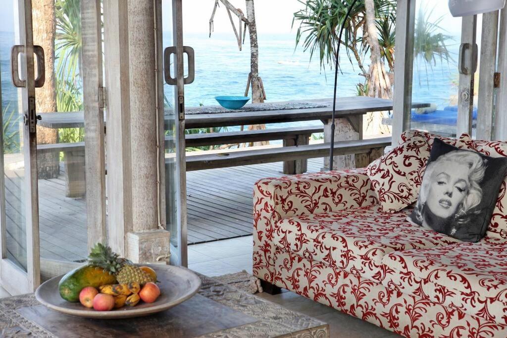 Villa Lumba Lumba - Oceanfront & Spectacular View! Нуса-Лембонган Экстерьер фото