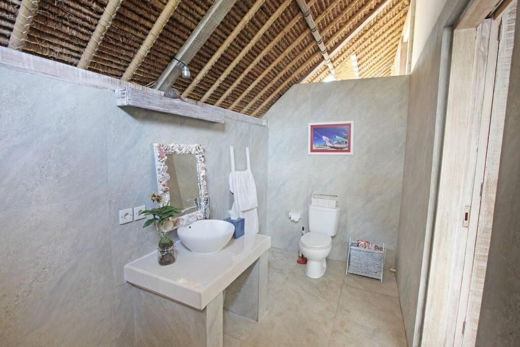 Villa Lumba Lumba - Oceanfront & Spectacular View! Нуса-Лембонган Экстерьер фото