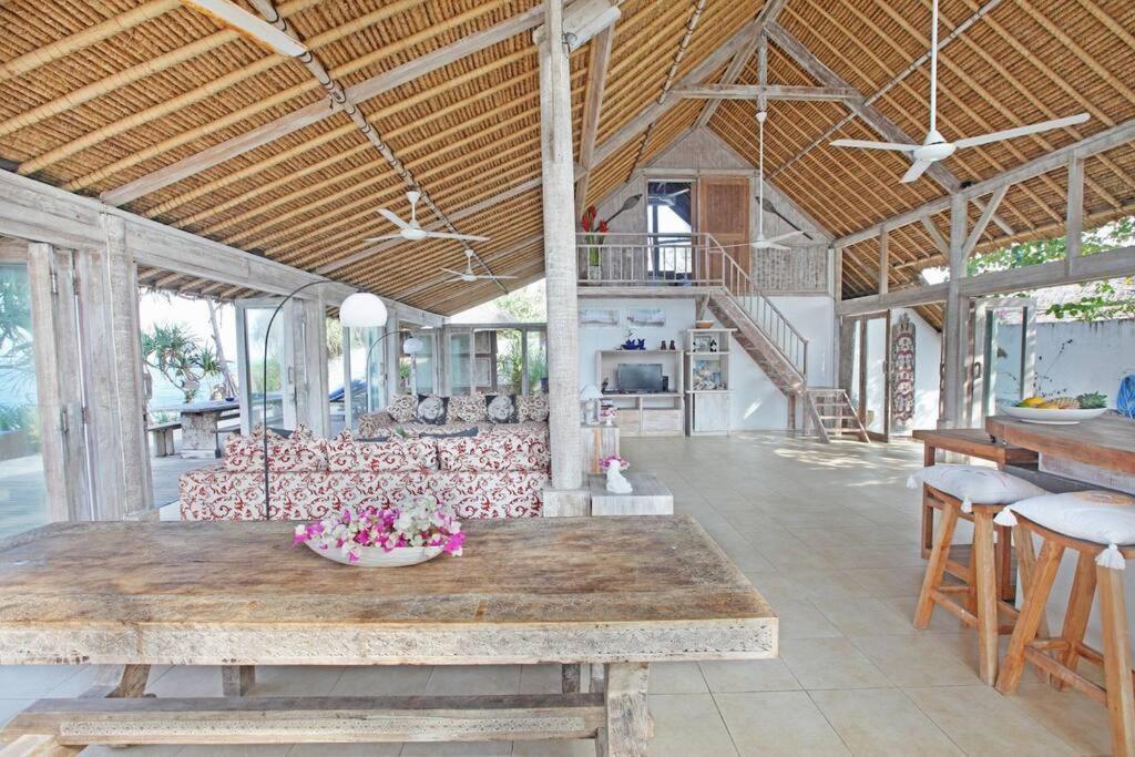 Villa Lumba Lumba - Oceanfront & Spectacular View! Нуса-Лембонган Экстерьер фото