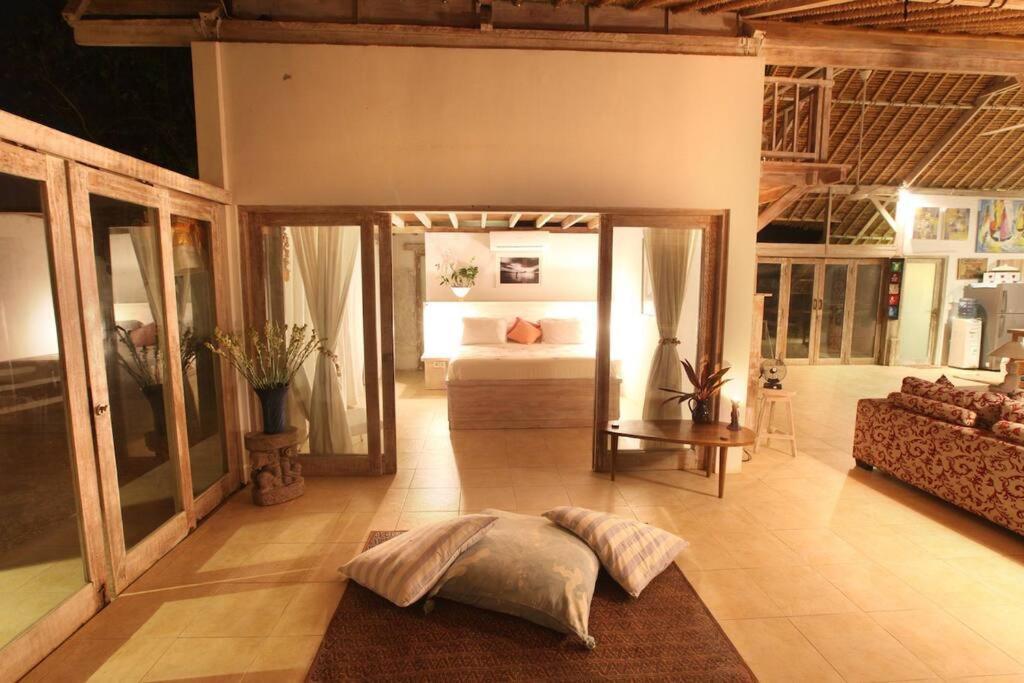 Villa Lumba Lumba - Oceanfront & Spectacular View! Нуса-Лембонган Экстерьер фото